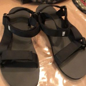 Lds pink sandals